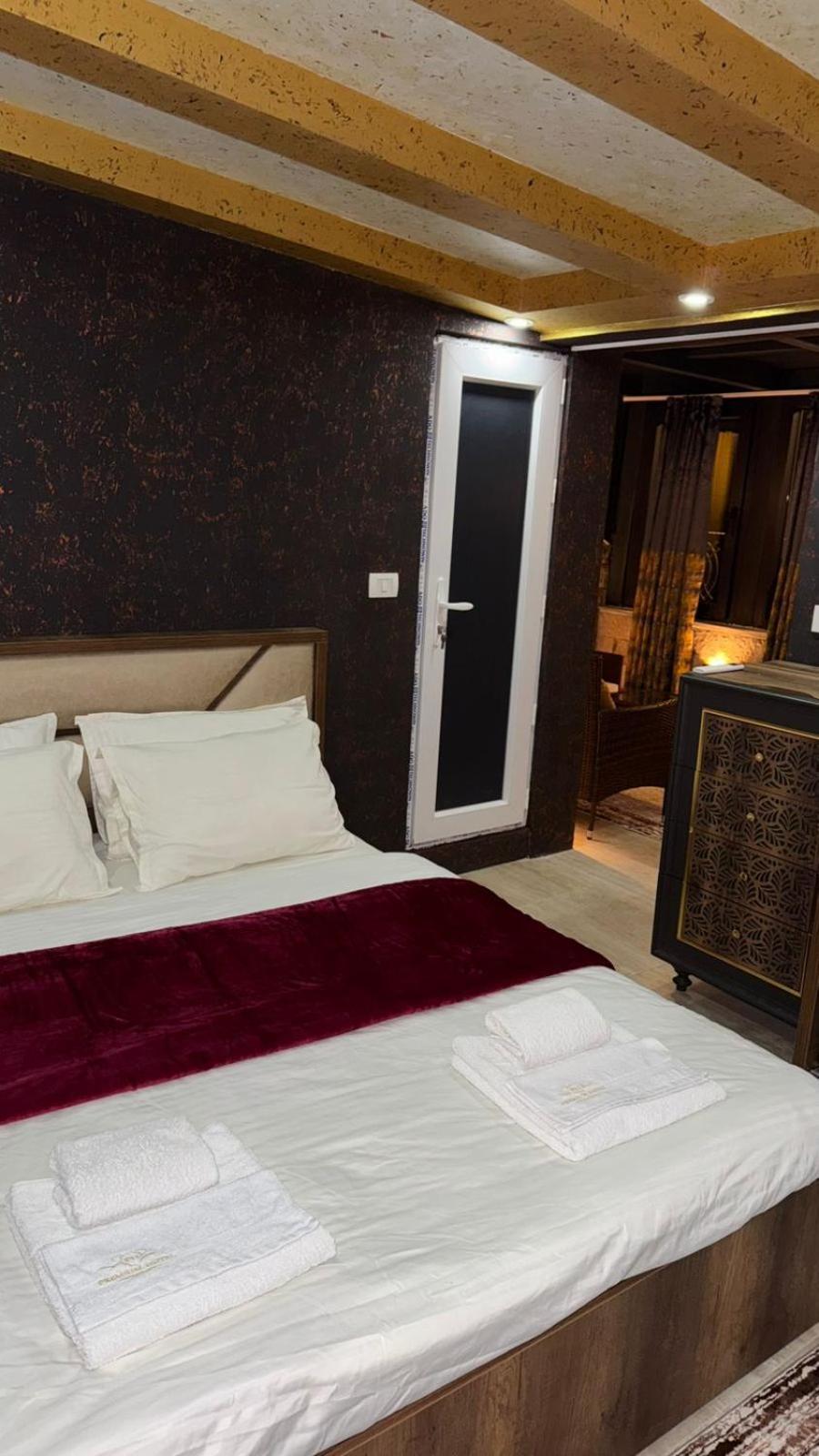 Hotel Premium Pristina Exterior foto