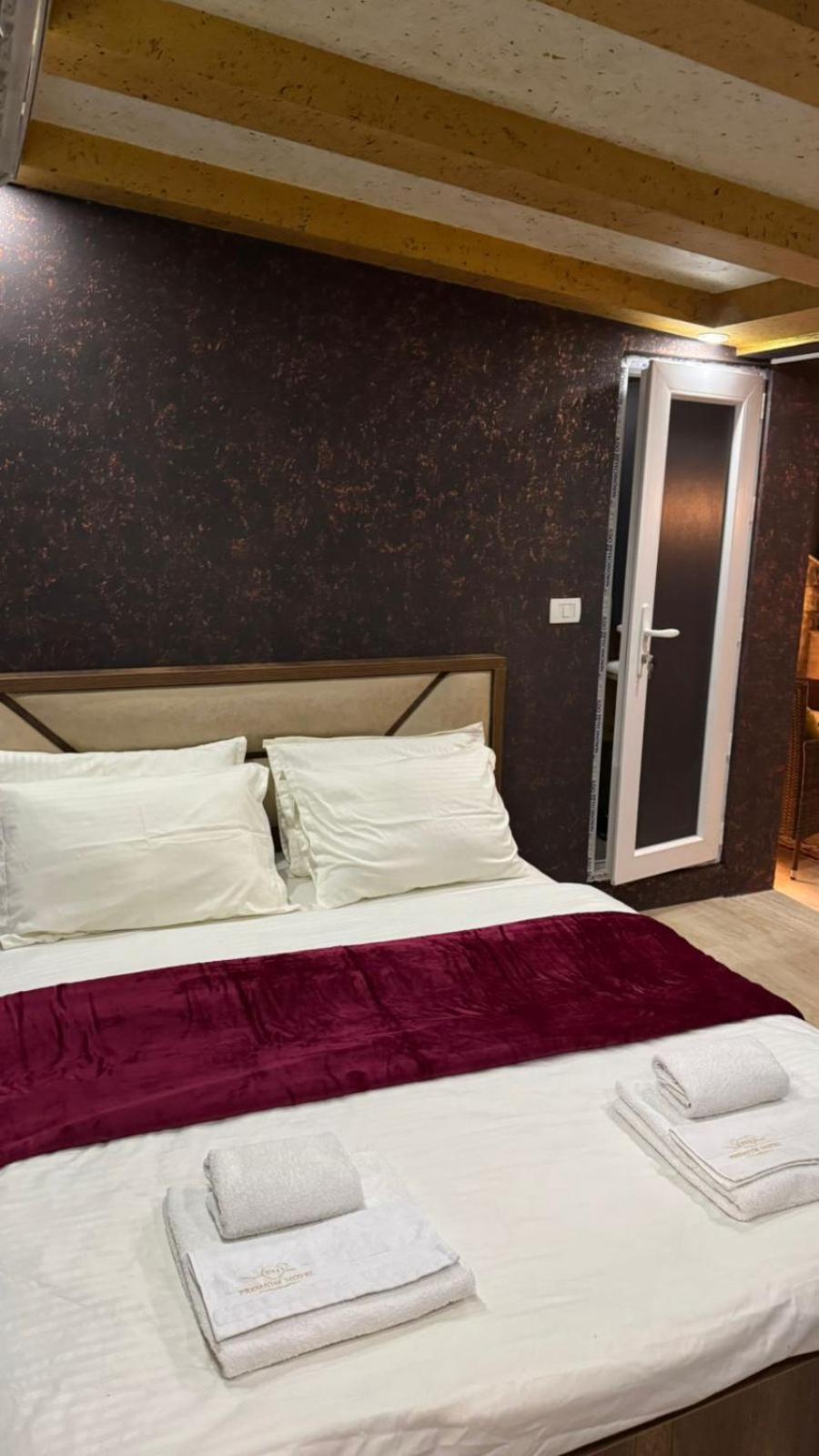 Hotel Premium Pristina Exterior foto
